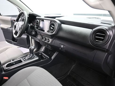 Used 2020 Toyota Tacoma SR w/ SR Convenience Package RWD image 16