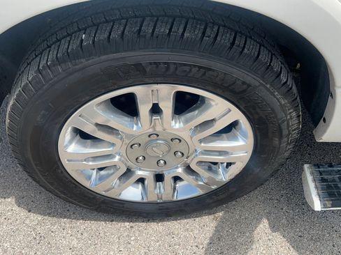 Used 2013 Ford Expedition Limited RWD image 27