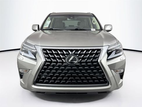 Used 2023 Lexus GX 460 Premium image 3