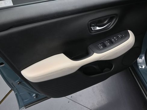 Used 2024 Honda HR-V LX image 10