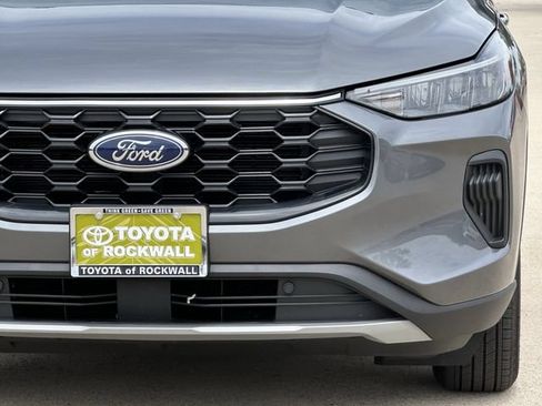Used 2025 Ford Escape ST-Line w/ Equipment Group 301A FWD image 8