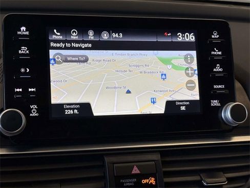 Used 2020 Honda Accord Touring image 6