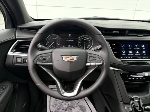 Certified 2024 Cadillac XT6 Luxury w/ LPO, Floor Liner Package AWD/4WD image 19