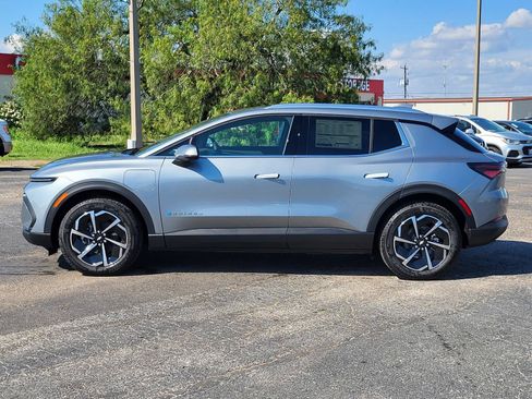 New 2026 Chevrolet Equinox EV LT AWD/4WD image 2