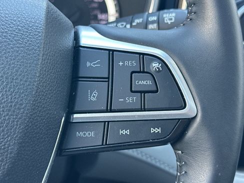Used 2026 Toyota Highlander XLE AWD/4WD image 39