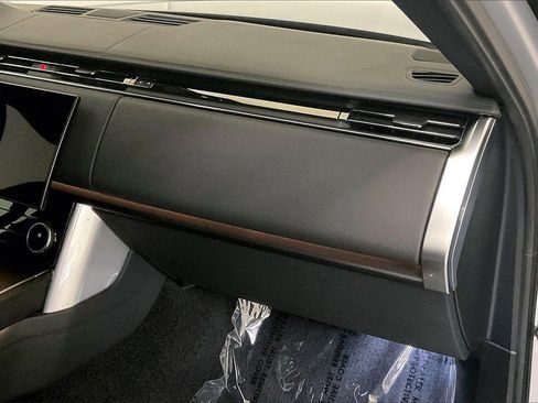 Used 2023 Land Rover Range Rover SE image 13