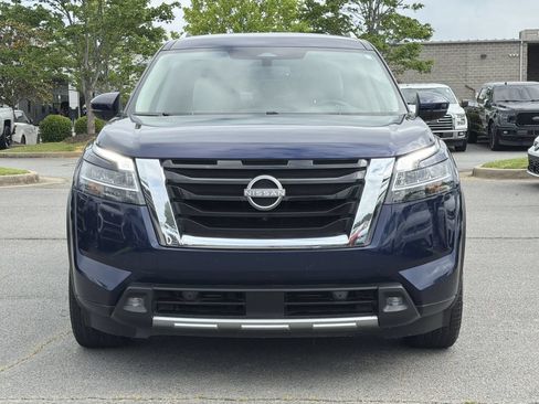 Used 2022 Nissan Pathfinder SL AWD/4WD image 8