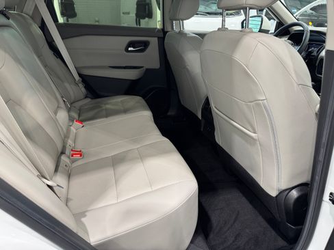Used 2023 Nissan Rogue SV w/ SV Premium B Package AWD/4WD image 11