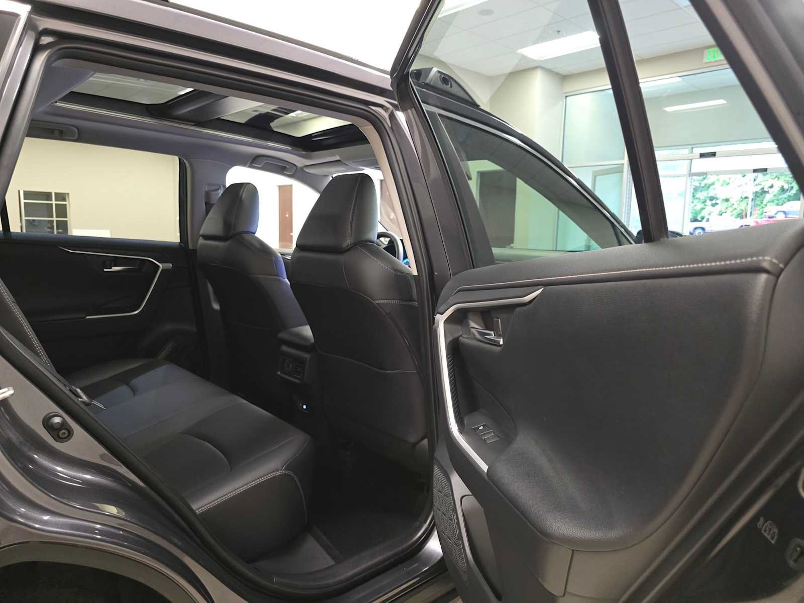 Certified 2025 Toyota RAV4 Limited w/ Advanced Technology Package AWD/4WD image 28