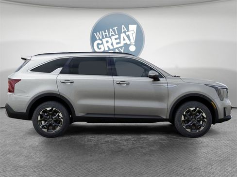 New 2026 Kia Sorento S w/ S Panoramic Sunroof Package image 7