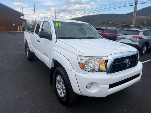 Used 2011 Toyota Tacoma 4x4 Access Cab V6 w/ SR5 Pkg #2 image 1
