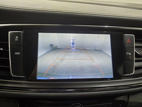 Used 2019 Buick Enclave Essence image 23