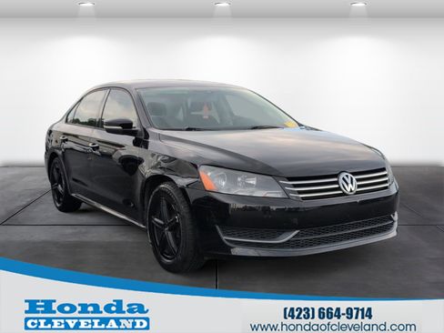 Used 2015 Volkswagen Passat 1.8T S FWD image 1