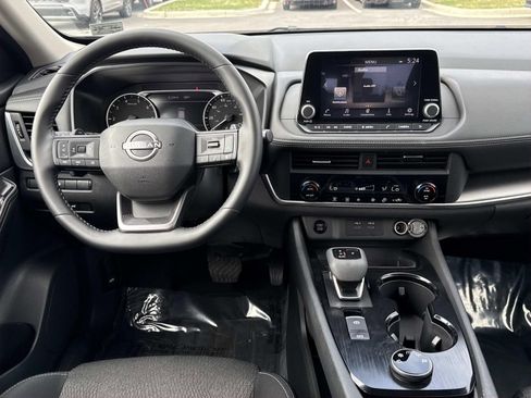 Used 2026 Nissan Rogue SV image 8