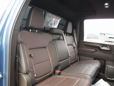 Used 2025 GMC Sierra 3500 Denali w/ Denali Reserve Package image 28