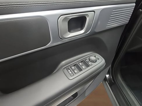 Used 2025 Hyundai Santa Fe SEL AWD/4WD image 12