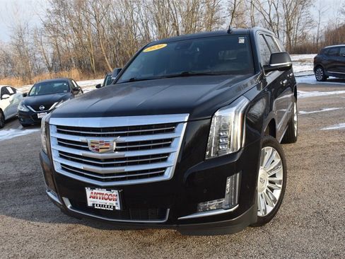 Used 2020 Cadillac Escalade Platinum image 12