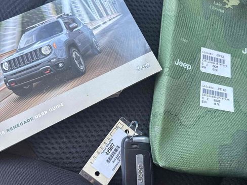Used 2018 Jeep Renegade Altitude image 28