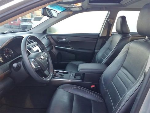 Used 2017 Toyota Camry XLE image 5