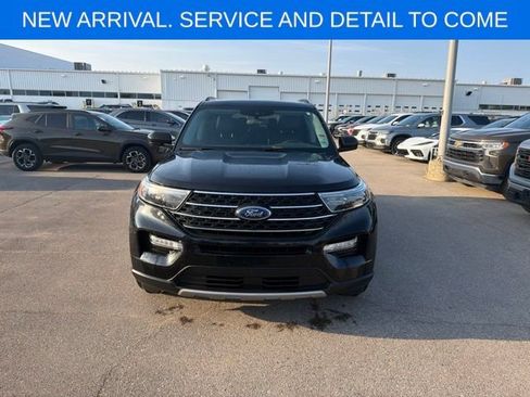 Used 2022 Ford Explorer XLT w/ Equipment Group 202A AWD/4WD image 4