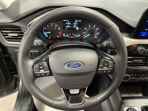 Used 2022 Ford Escape SE w/ SE Sport Appearance Package image 19