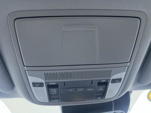 Used 2018 Acura TLX image 32