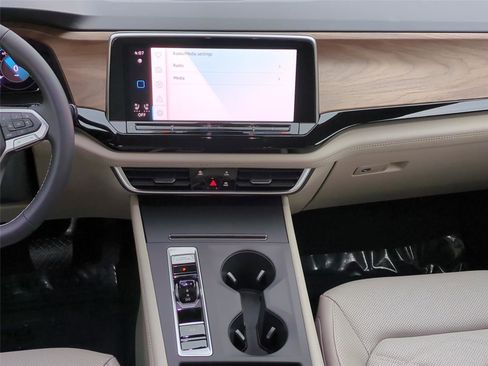 New 2026 Volkswagen Atlas SE image 13