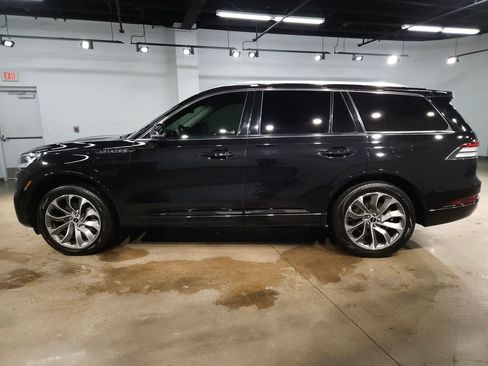 Used 2022 Lincoln Aviator Grand Touring w/ Elements Package Plus AWD/4WD image 4