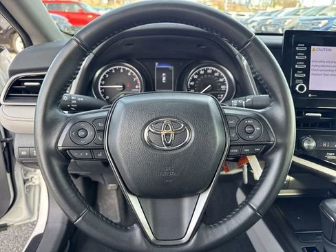 Used 2024 Toyota Camry SE image 18