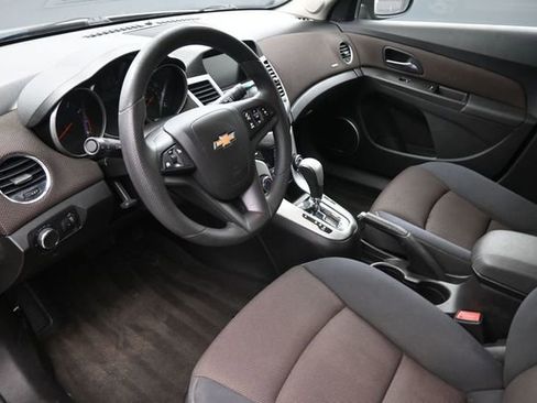 Used 2016 Chevrolet Cruze LT w/ Sun And Sound Package FWD image 18