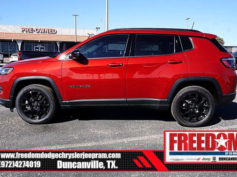 New 2026 Jeep Compass Latitude image 2