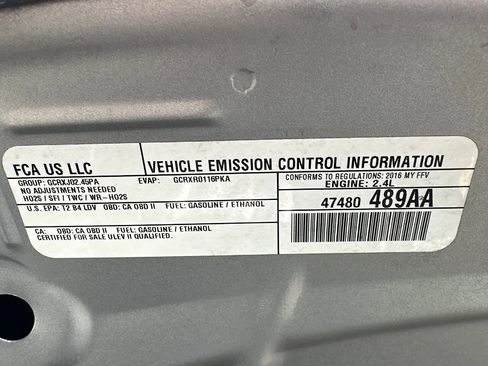 Used 2016 Chrysler 200 Limited w/ Convenience Group image 12