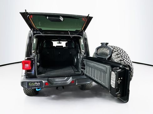 Used 2022 Jeep Wrangler Unlimited Rubicon 4xe w/ Cold Weather Group AWD/4WD image 27
