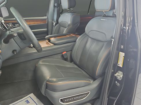 Used 2022 Jeep Grand Wagoneer Series II AWD/4WD image 9