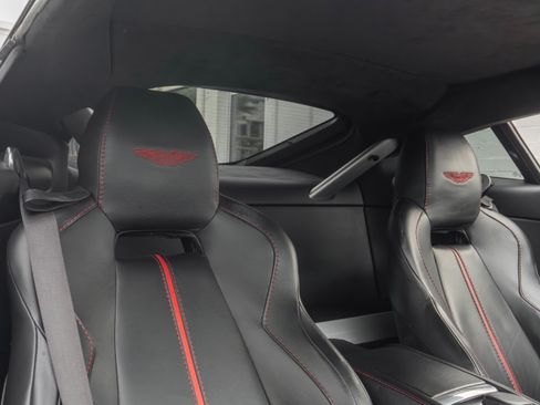 Used 2015 Aston Martin V12 Vantage S image 27