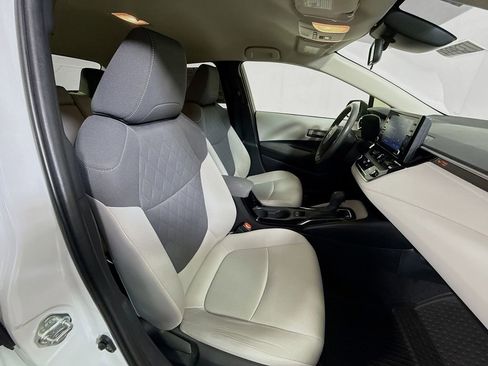 Used 2022 Toyota Corolla LE image 25
