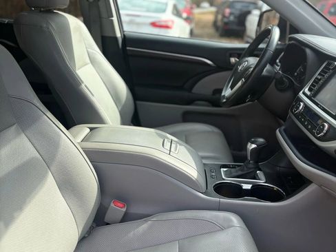 Used 2015 Toyota Highlander Limited Platinum image 26