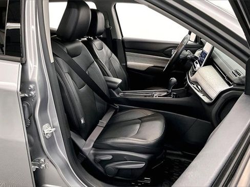 Used 2022 Jeep Compass Latitude image 7