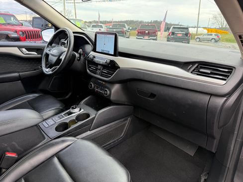 Used 2020 Ford Escape SEL image 30