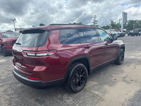 Used 2025 Jeep Grand Cherokee L Laredo AWD/4WD image 3