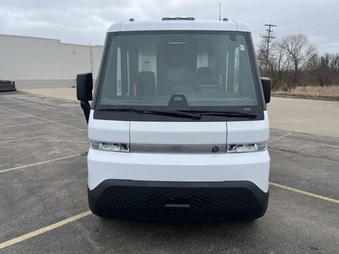 Used 2024 Chevrolet Brightdrop 600 w/ Battery Pack, Max Range AWD/4WD image 2