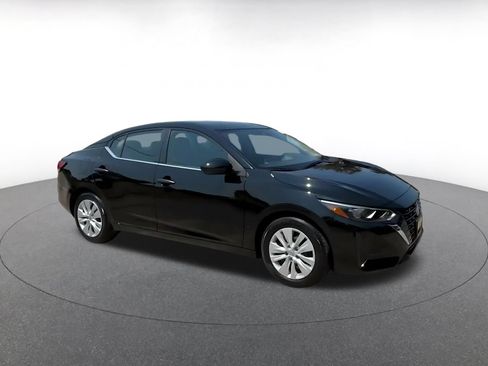 Used 2025 Nissan Sentra S FWD image 2