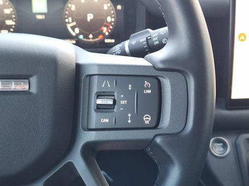 Certified 2025 Land Rover Defender 110 S image 32