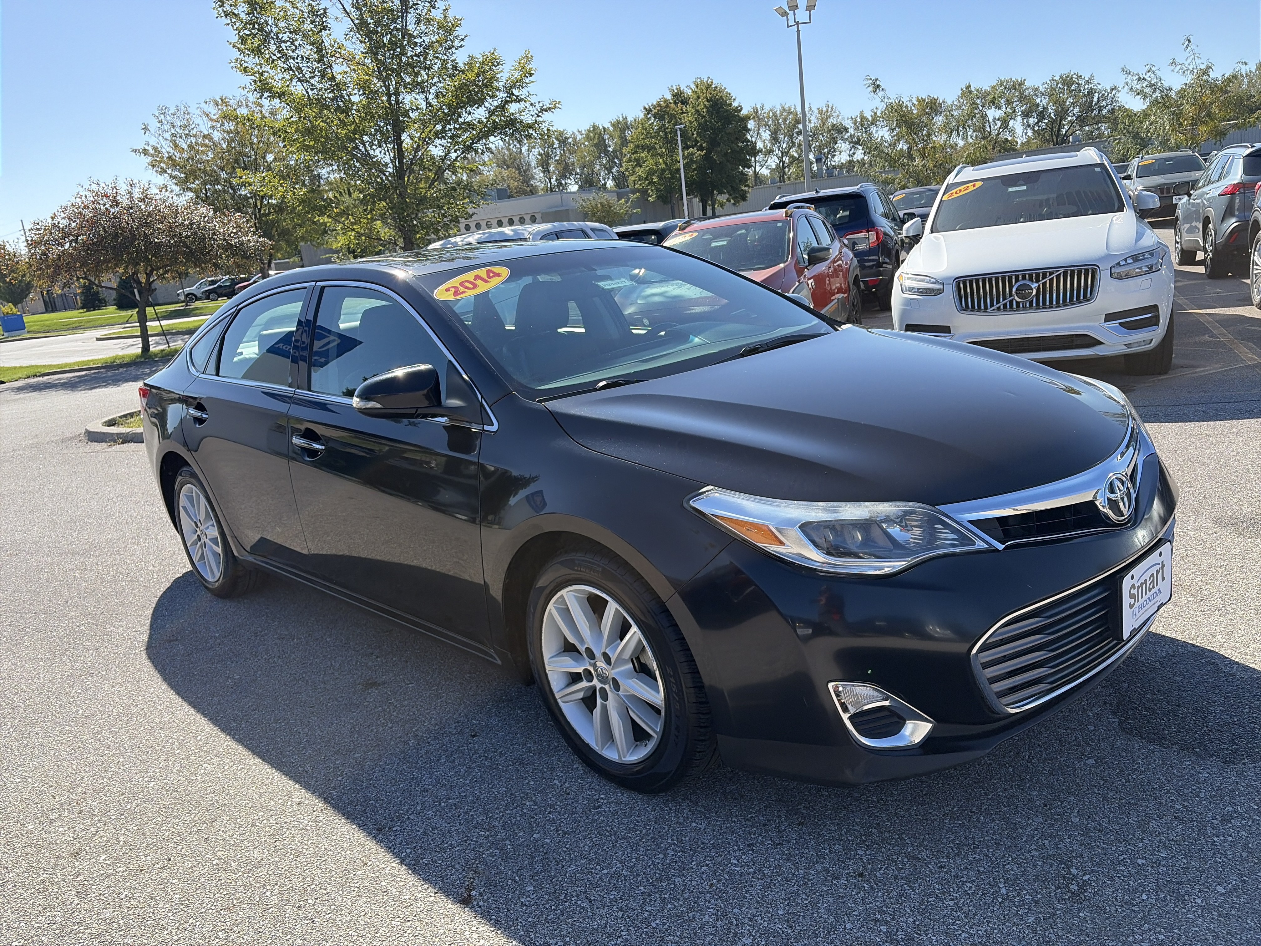 Used 2014 Toyota Avalon XLE Premium FWD image 3
