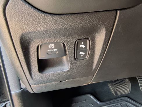 Used 2022 RAM 1500 Limited w/ Bed Utility Group image 16