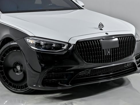 Used 2022 Mercedes-Benz S 500 4MATIC w/ AMG Line Package image 3