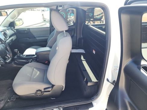Used 2022 Toyota Tacoma SR image 19