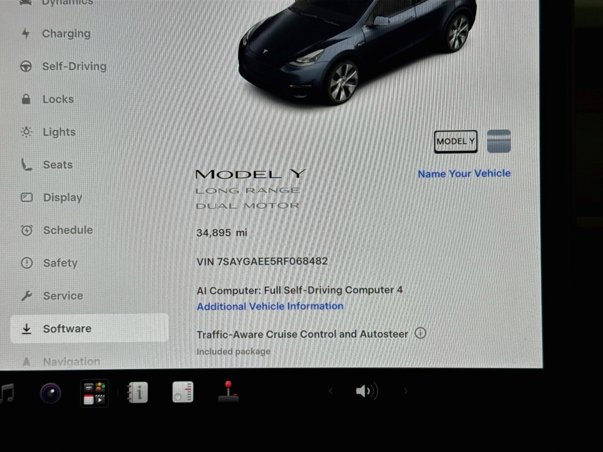 Used 2024 Tesla Model Y Long Range AWD/4WD image 39
