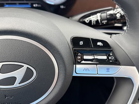 New 2026 Hyundai Elantra Limited FWD image 21