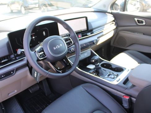 New 2027 Kia Carnival SX w/ Dark Edition Package FWD image 29